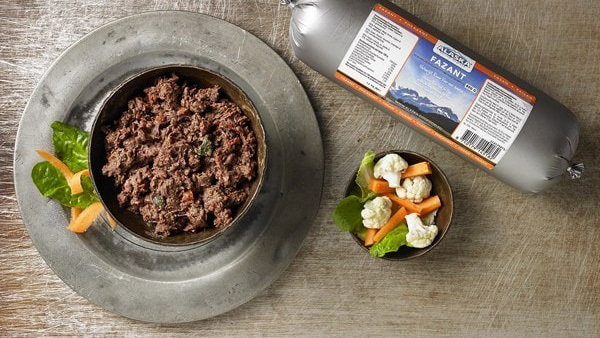 Léteznek kész menük is, melyek nagy arányban tartalmaznak nyers húst