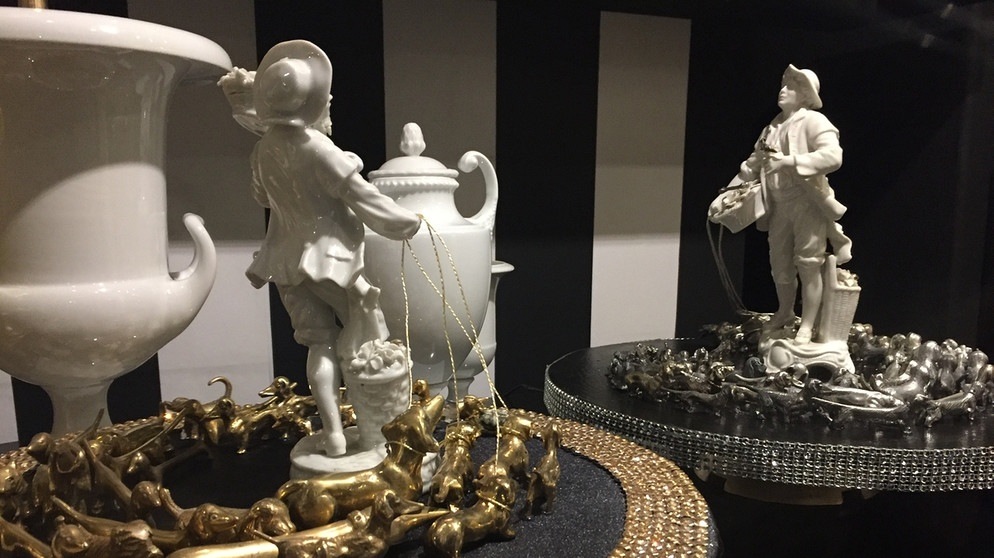 Mindenféle méretű, anyagú tacskós használati- és dísztárgy megtalálható a múzeumban