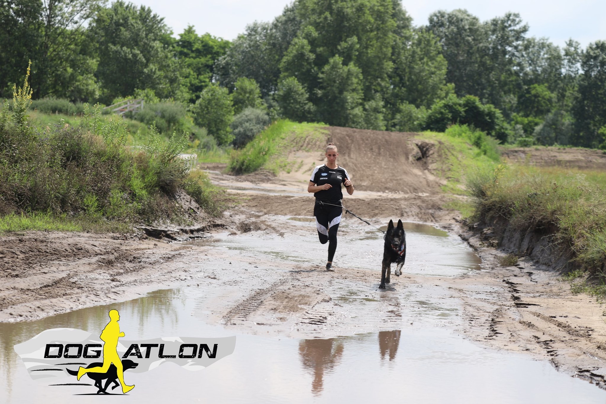 Különleges, modern akadályok, igazi kihívás gazdinak és kutyának kezdő és haladó szinteken!
