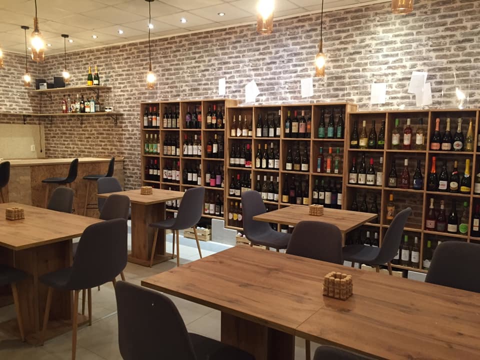 Kutyabarát GA’BorBár és Vinotéka belső