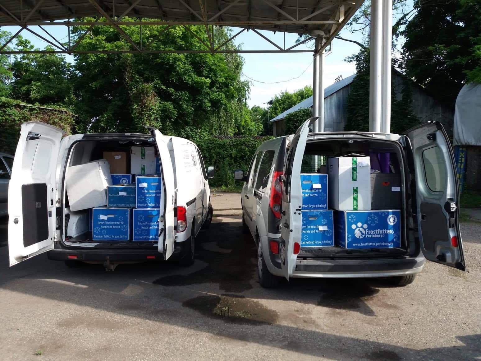 Szállításra készen a Minőségi Barf csomagjai