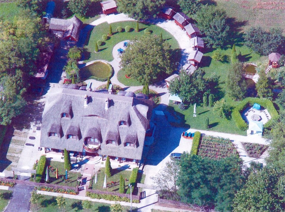 A Laci Betyár Fogadó madártávlatból