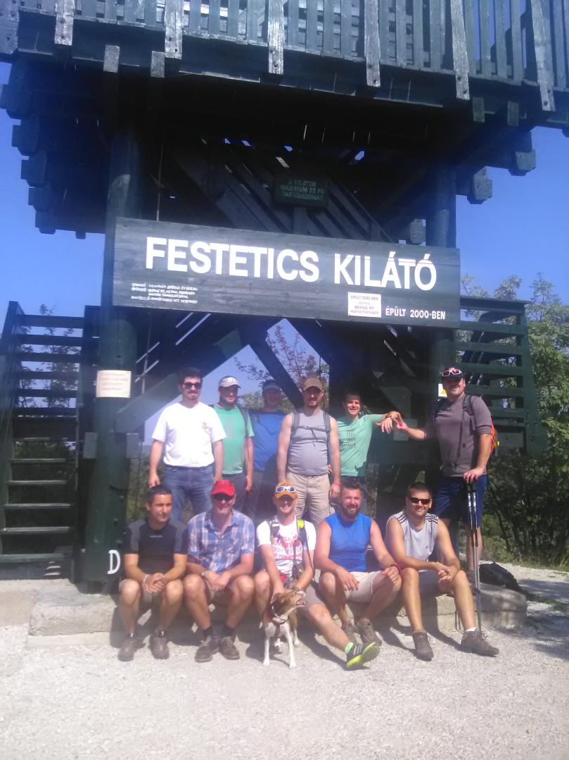 A csapat és Roxy a Festetics Kilátónál