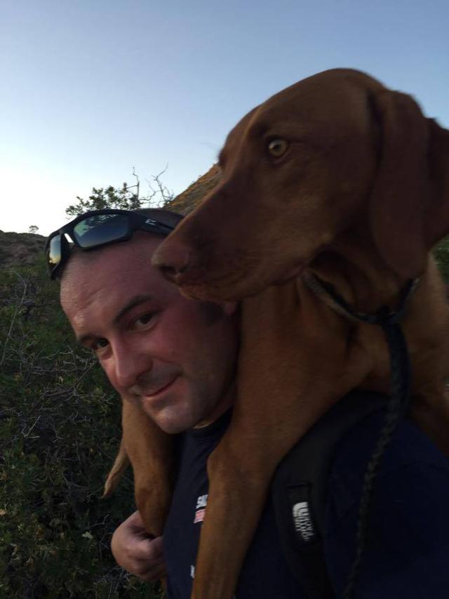 Rue és egyik megmentője, Tony