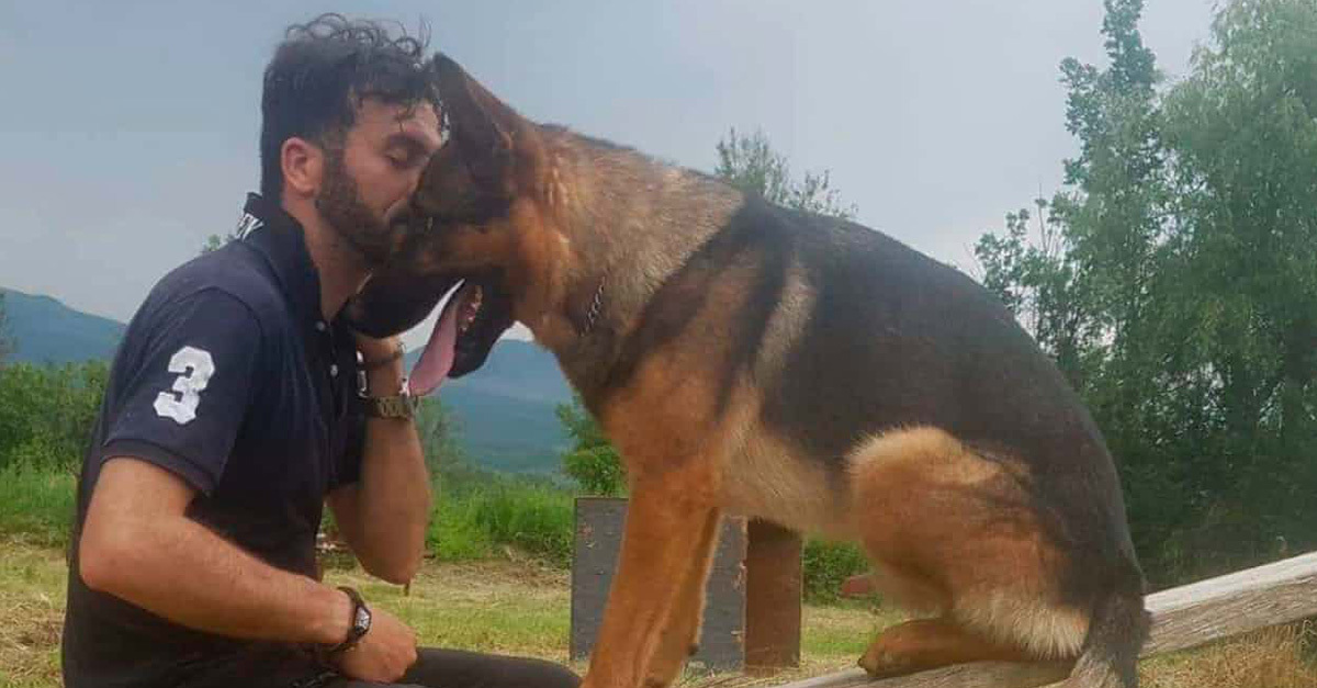 Kaos gazdájával, Fabianoval