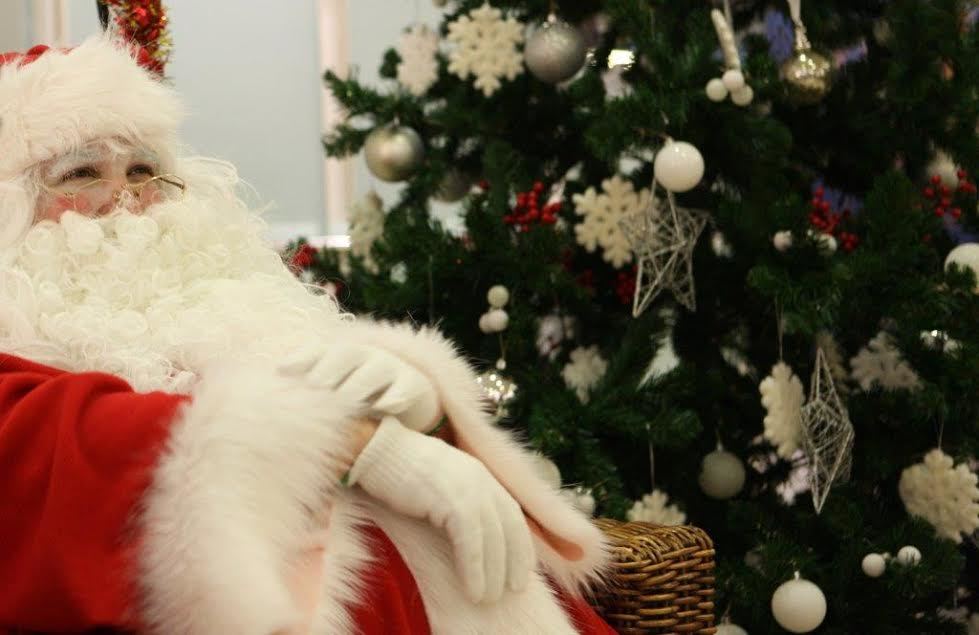 Játékgyűjtés a gyerekek számára az Asia Centerben