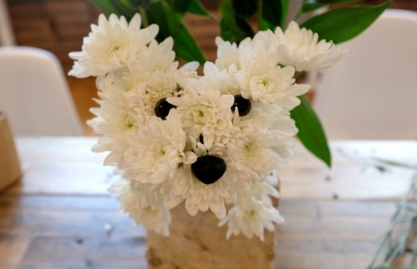 Szemek, fülek és az orr - máris olyan a csokor, mint egy igazi kiskutya!