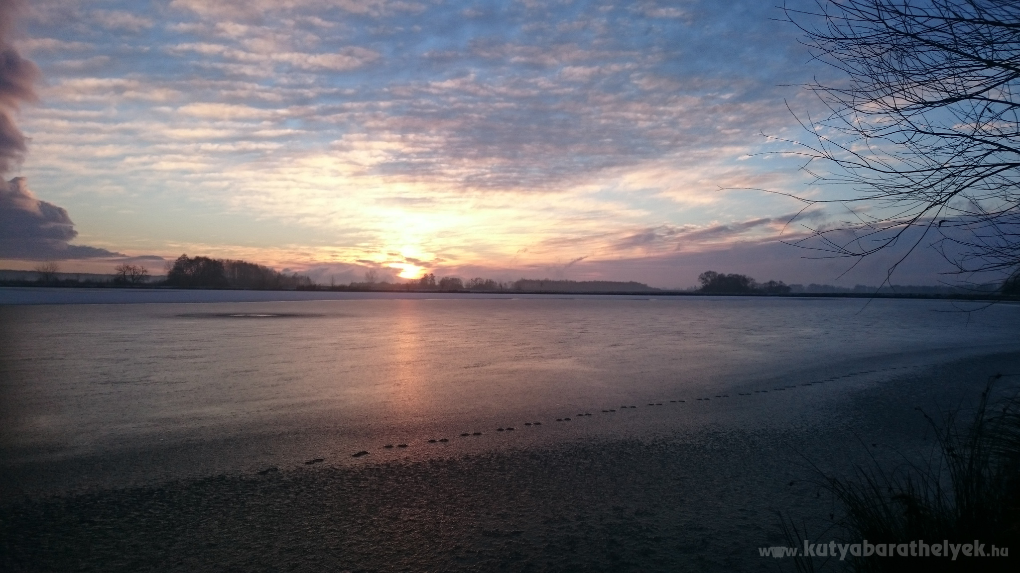 Várjuk meg, míg biztonságos vastagságú lesz a jég! 