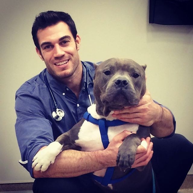 Dr. Evan Antin és egyik páciense