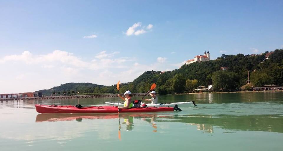 A gyönyörű Tihany mellett eveztek a gazdik 
