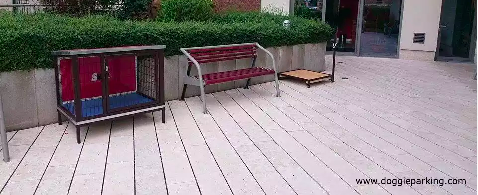 Kutyaparkoló box és stég Kutyaparkoló box és stég