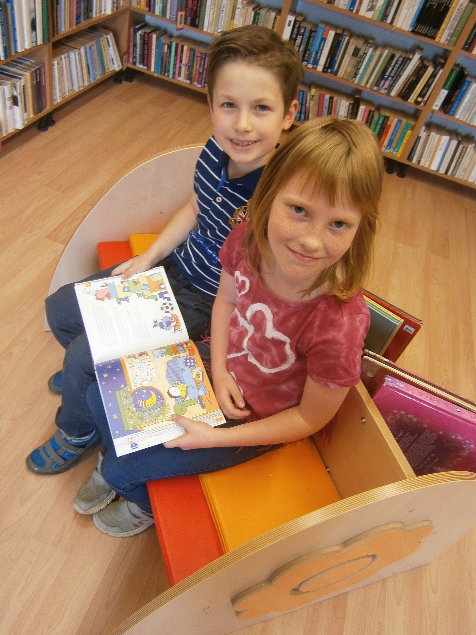 Kutyabarát Pogány Könyvtári, Információs és Közösségi hely 3