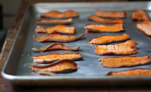 Az édesburgonya sokrétűen felhasználható - akár jutalomfalatot is készíthetünk belőle kutyánknak