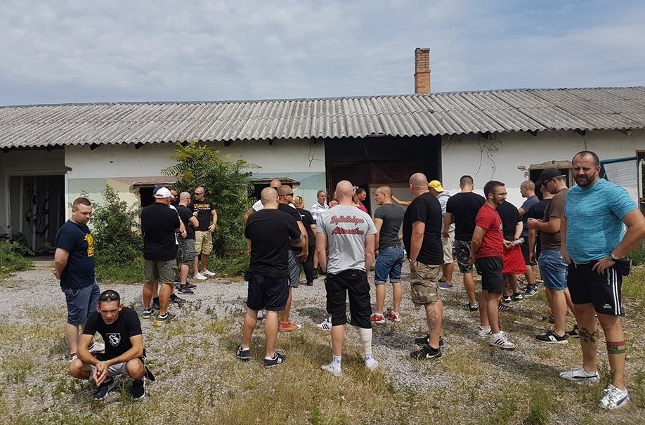 Szurkolók az állatkínzás ellen - Állattartási felvilágosító körút, Baranya