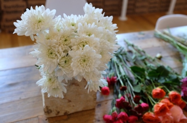 A kutya orra nyúljon ki a többi virághoz képest