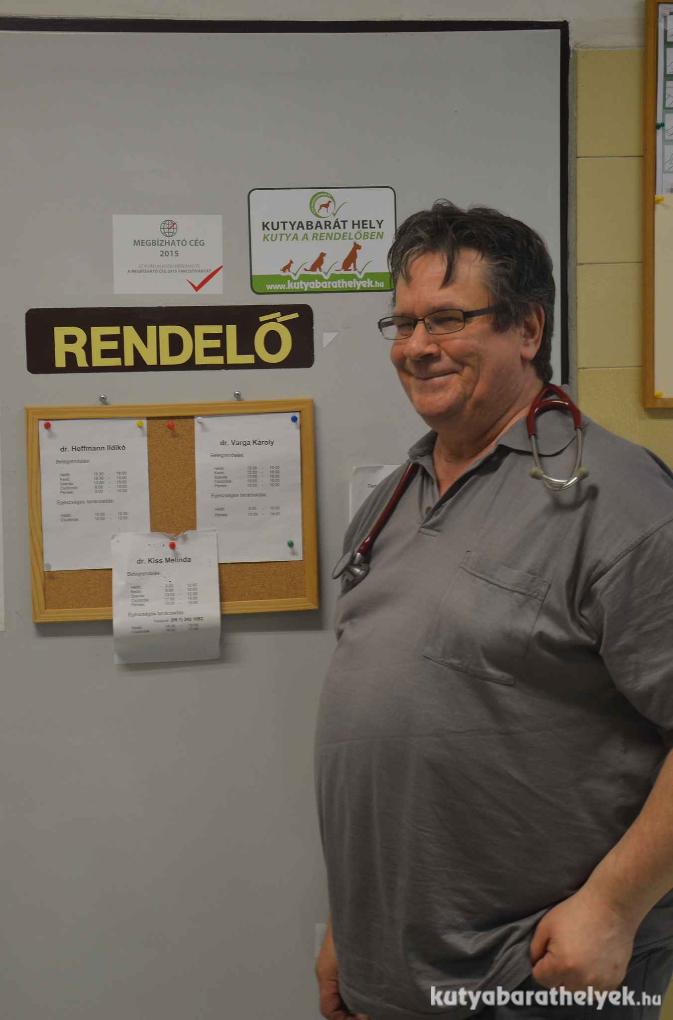 Dr. Varga Károly kutyabarát rendelőjében