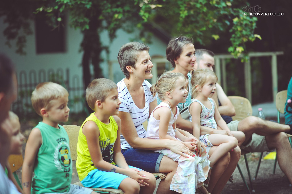 A gyerekek és szüleik is nagy örömmel vesznek részt a játékos foglalkozásokon