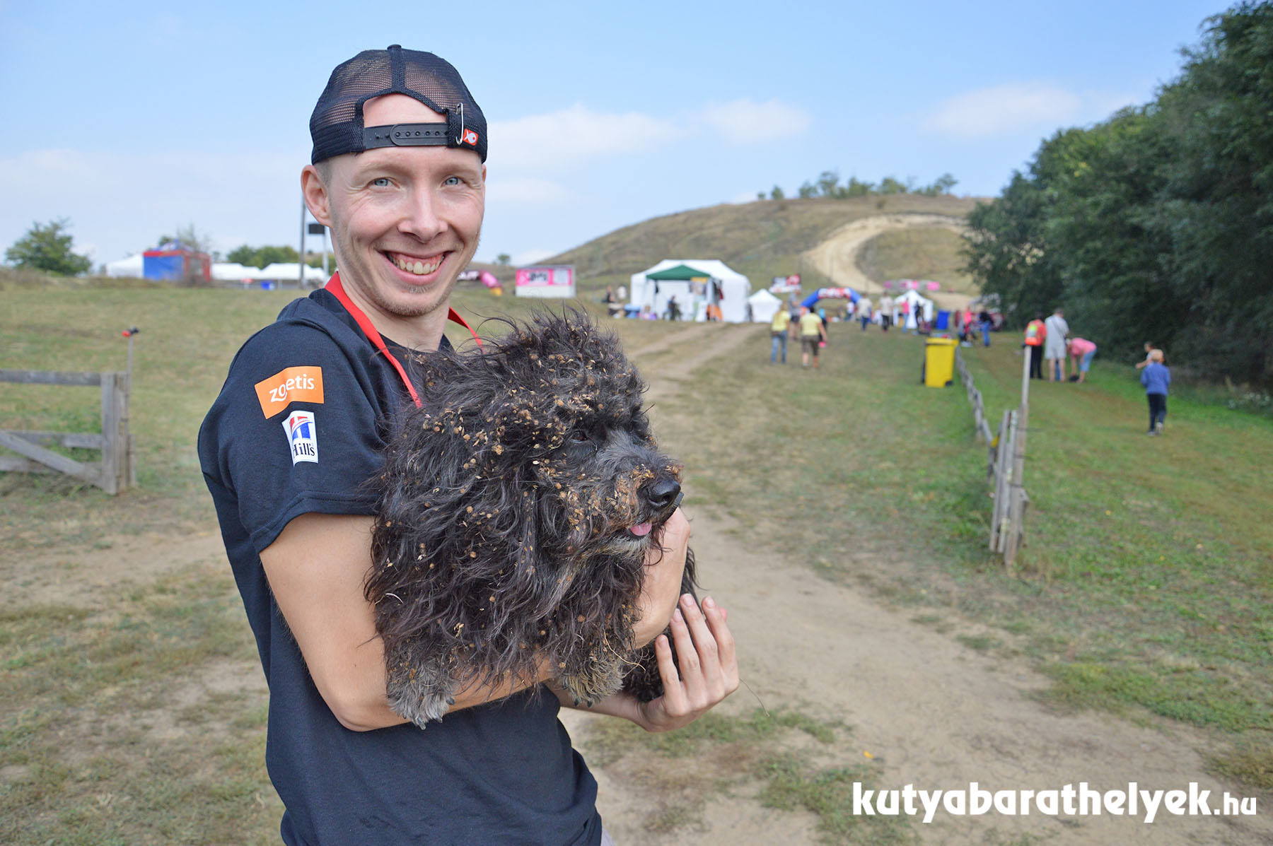 A legkisebb kutyák is sikeresen teljesítették a pályát - otthon már csak némi bogánccsal kell majd megküzdenie a gazdinak :)