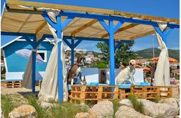 Tengerparti bár kifejezetten kutyáknak!