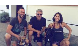 Magyar kutyásokkal fotózkodott Harrison Ford